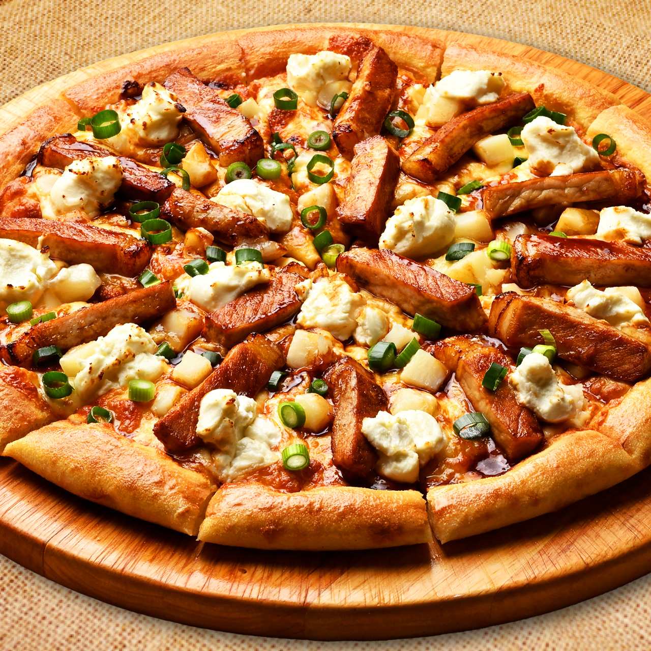 北海道産チーズの十勝豚丼風ピザ